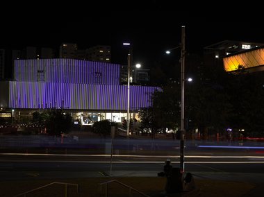 Carlos Cruz-Diez, Chromointerference, 2020, (install view) Aotea Centre Wrap, Aotea Square commissioned by Te Tuhi, Auckland, and Auckland Live presented in association with Auckland Arts Festival 2020 © Adagp, Paris 2020 photo by Sam Hartnett